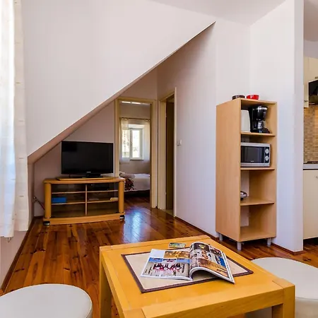Orka - One-bedroom 3 Adults *